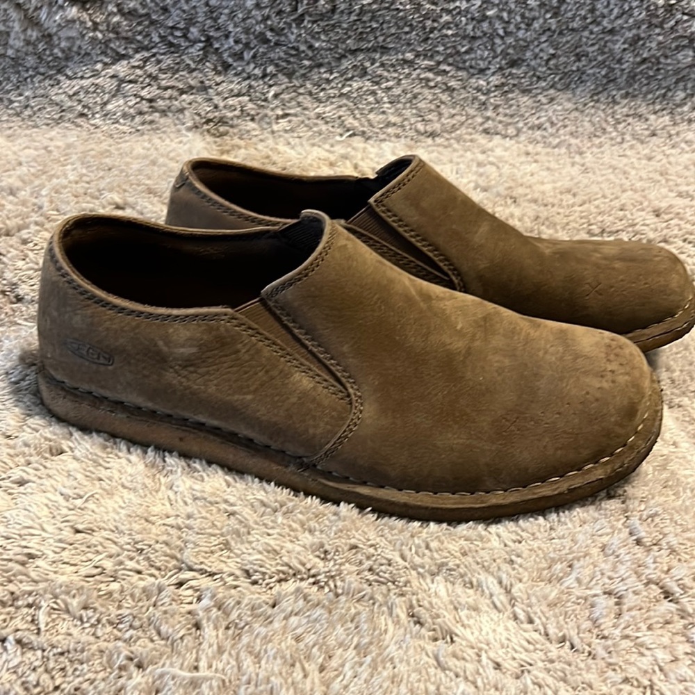 Women’s Keen leather slip-on shoes.